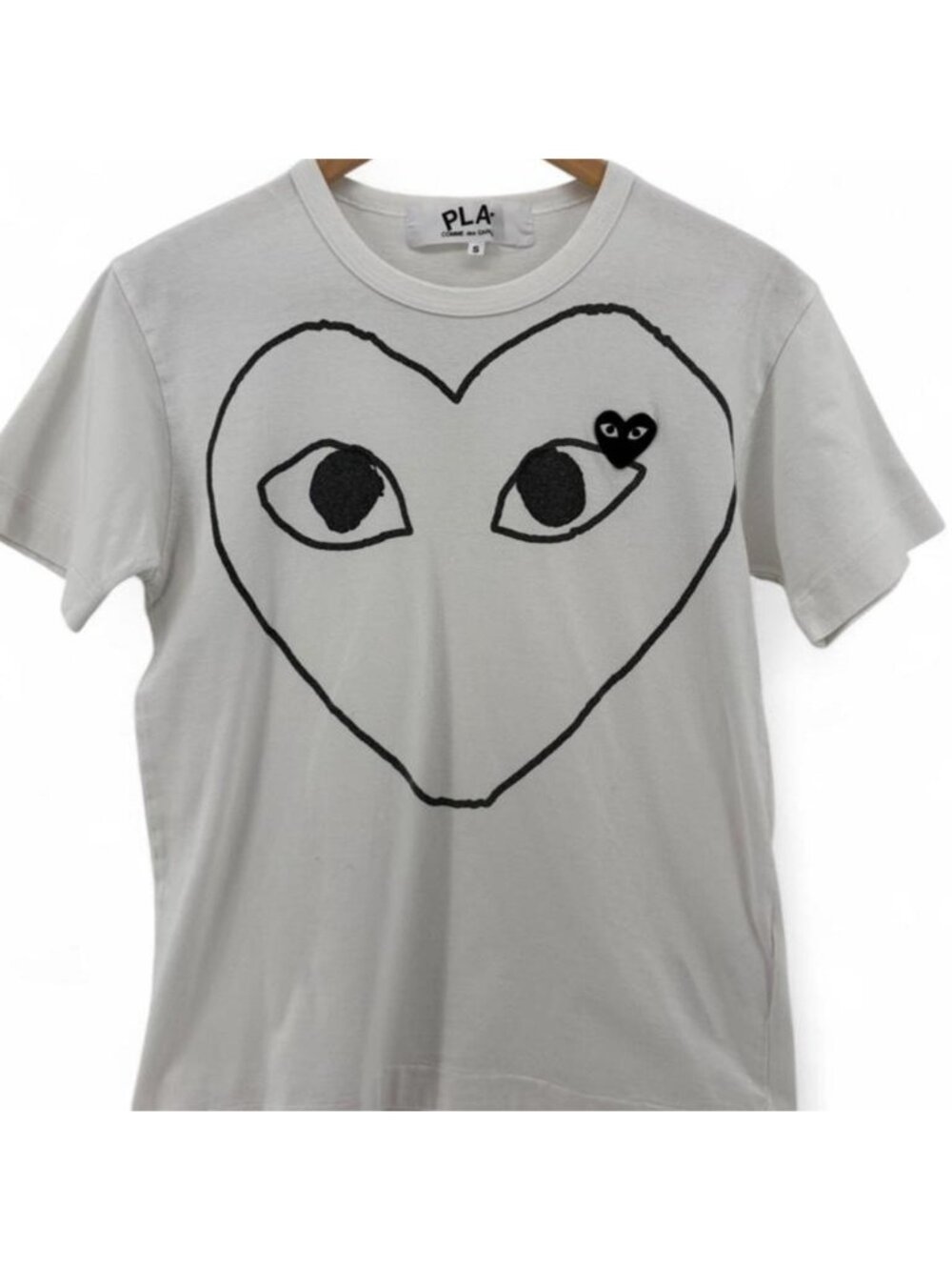 Comme des Garçons CDG Play white heart eye tshirt Embroidered heart with graphic